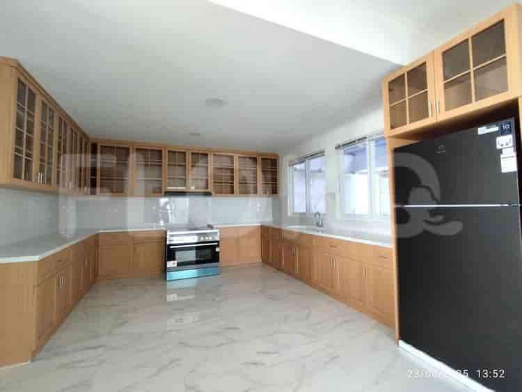 Disewakan Rumah 3 BR, Luas 224 m2 di Jl Dukuh Patra IV No 68, Kuningan - RHA5a2 4