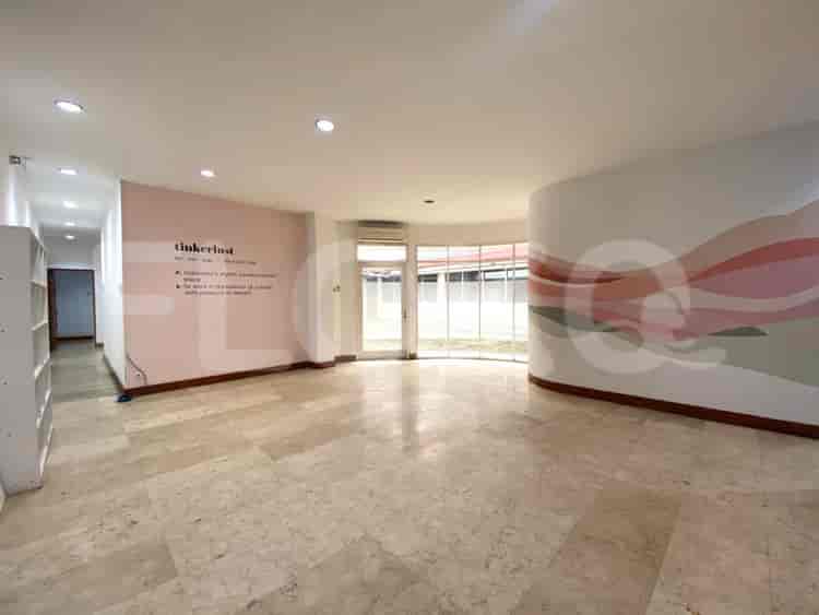Disewakan Rumah 10 BR, Luas 900 m2 di Kebayoran Baru, Blok M - RHA971 2