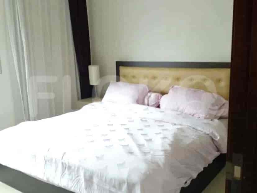 Bedroom with a double bed.