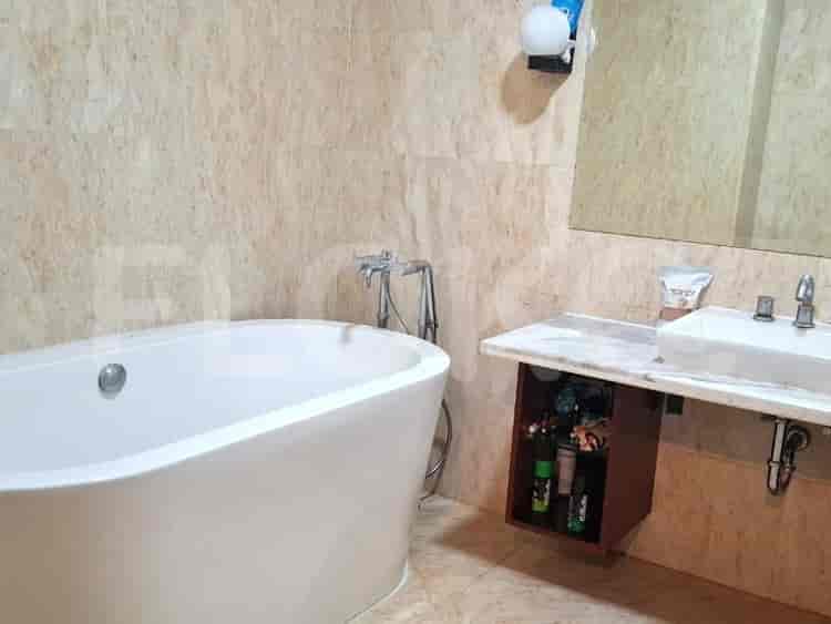 3 Bedroom on Middle Floor for Rent in Essence Darmawangsa Apartment - fci629 5