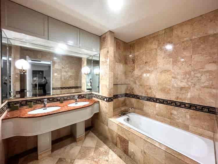 Stylish 2BR Apartment for Sale in Thamrin - APA4d38e, Low Floor 6