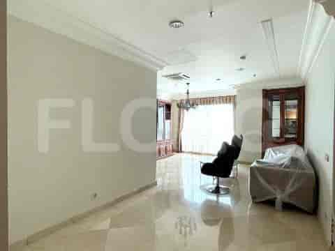 3 Bedroom on Low Floor for Rent in Simprug Terrace Apartemen - fte252 1