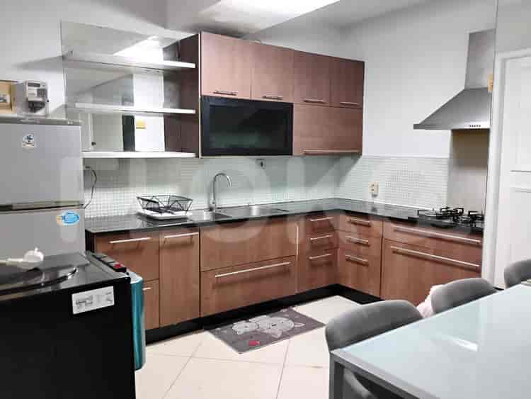 Tipe 2 Kamar Tidur di Lantai Rendah untuk disewakan di Taman Rasuna Apartemen - fku336 3