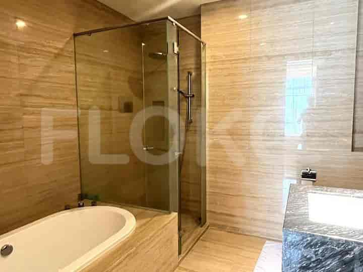 2 Bedroom on Middle Floor for Rent in South Hills Apartment - fkue1a 4