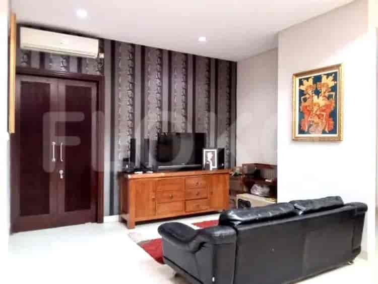 Dijual Rumah 5 BR, Luas 300 m2 di Jl Penyelesaian Tomang, Meruya - RHAS724 2