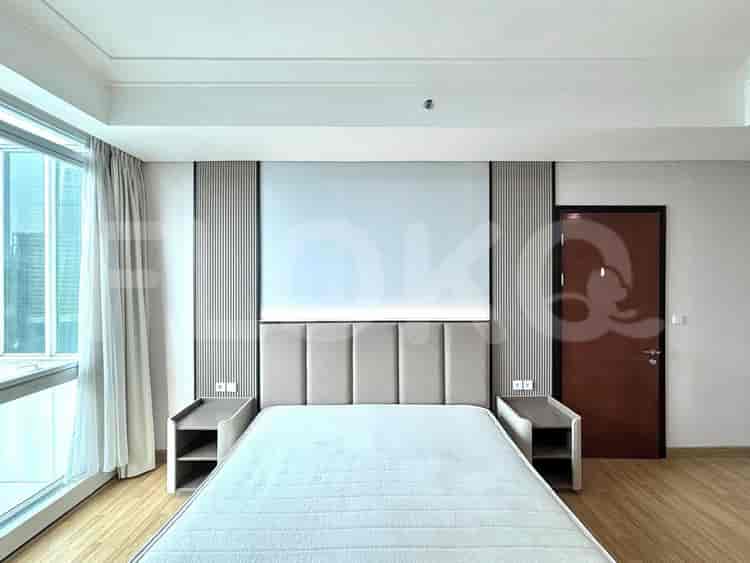 Tipe 3 Kamar Tidur di Lantai Tinggi untuk disewakan di The Peak Apartemen - fsu318 2