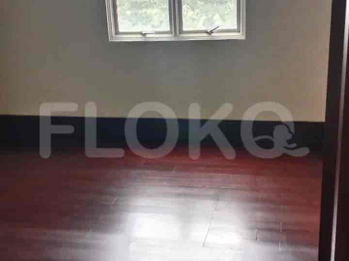 Room with wooden flooring and a window