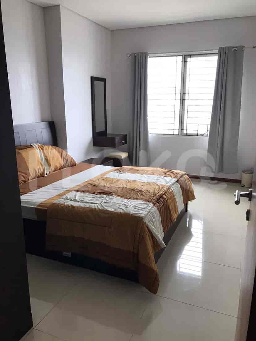 Rent 2 Bedroom on the 18th Floor of Thamrin Residence Apartment: Flokq 1