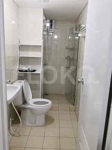 2 Bedroom on Middle Floor for Rent in M Town Residence Serpong - fga881 4