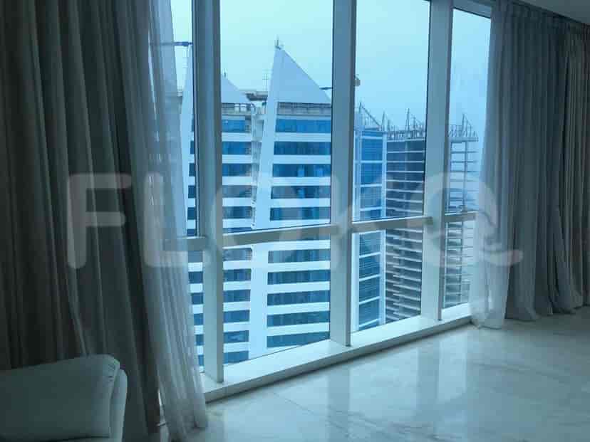 A luxurious living room with city view.