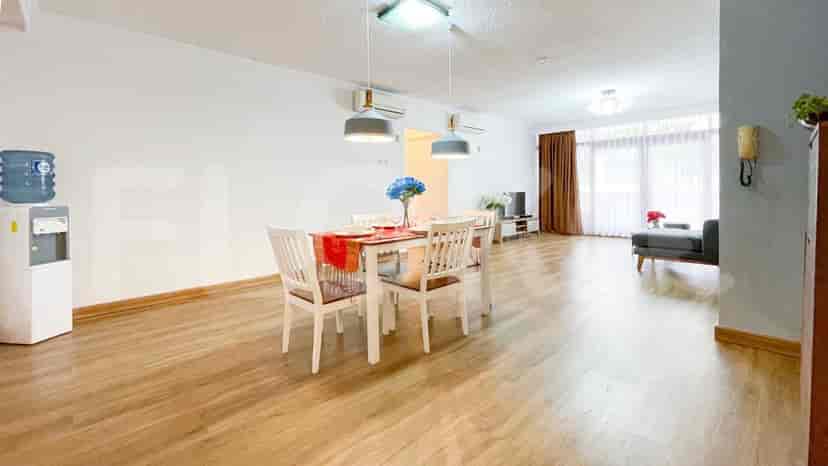 Rent 3 Bedroom on the 5th Floor of Senopati Apartment: Flokq 8