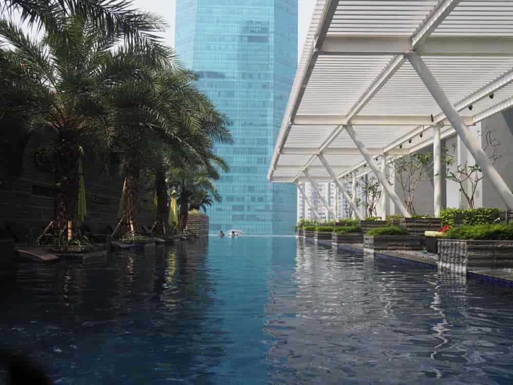 Kolam renang Neo Soho Residence