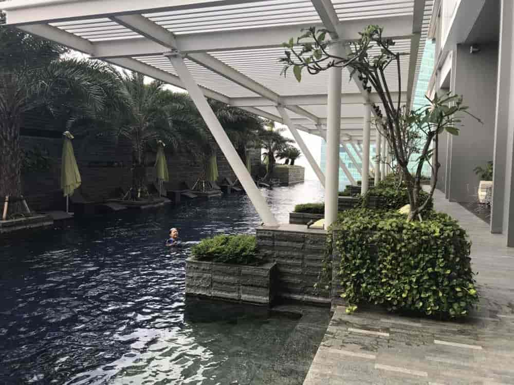 Kolam renang Neo Soho Residence