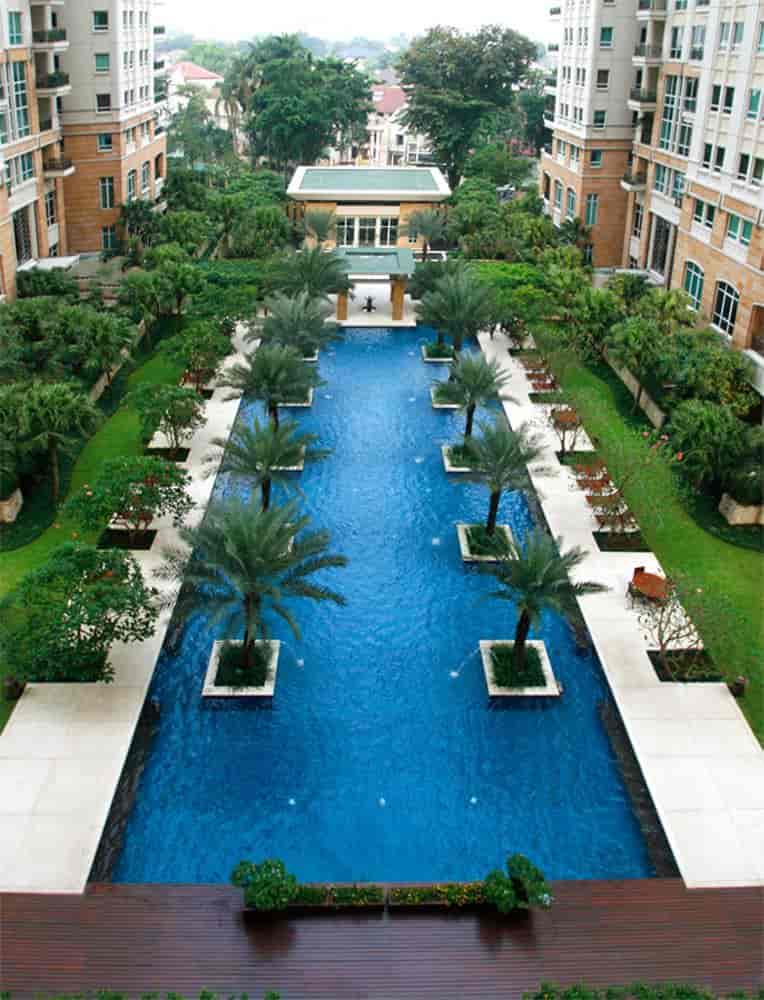 Kolam renang Pakubuwono Residence