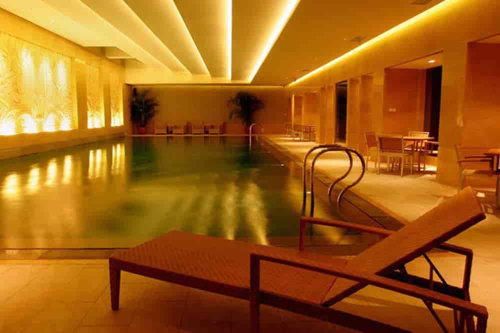 Kolam renang Pakubuwono Residence