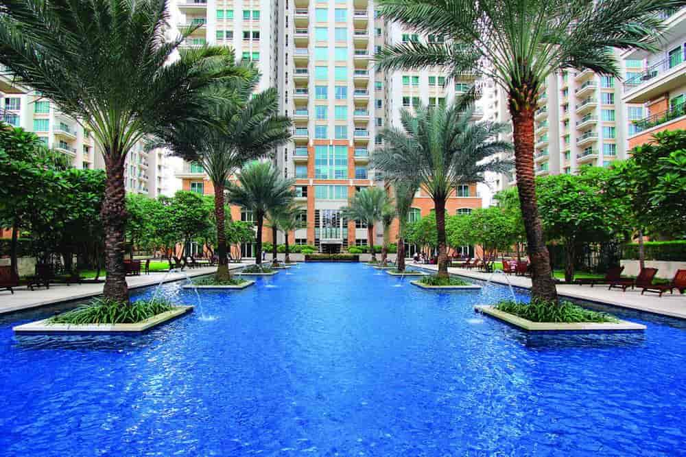 Kolam renang Pakubuwono Residence
