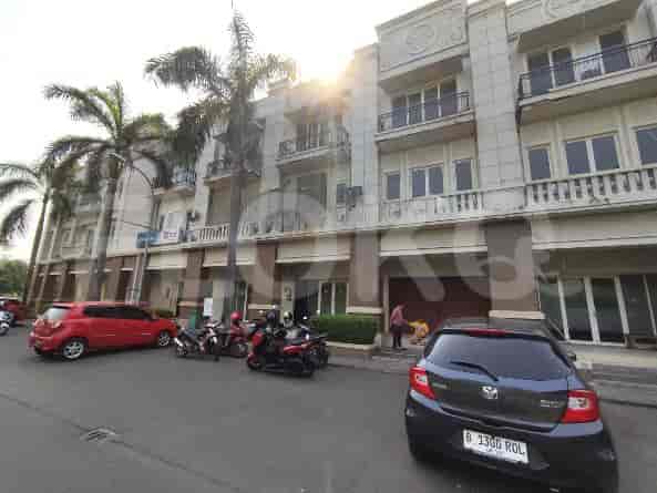 224 sqm, shophouse for sale in Grand Taruma, Karawang 1