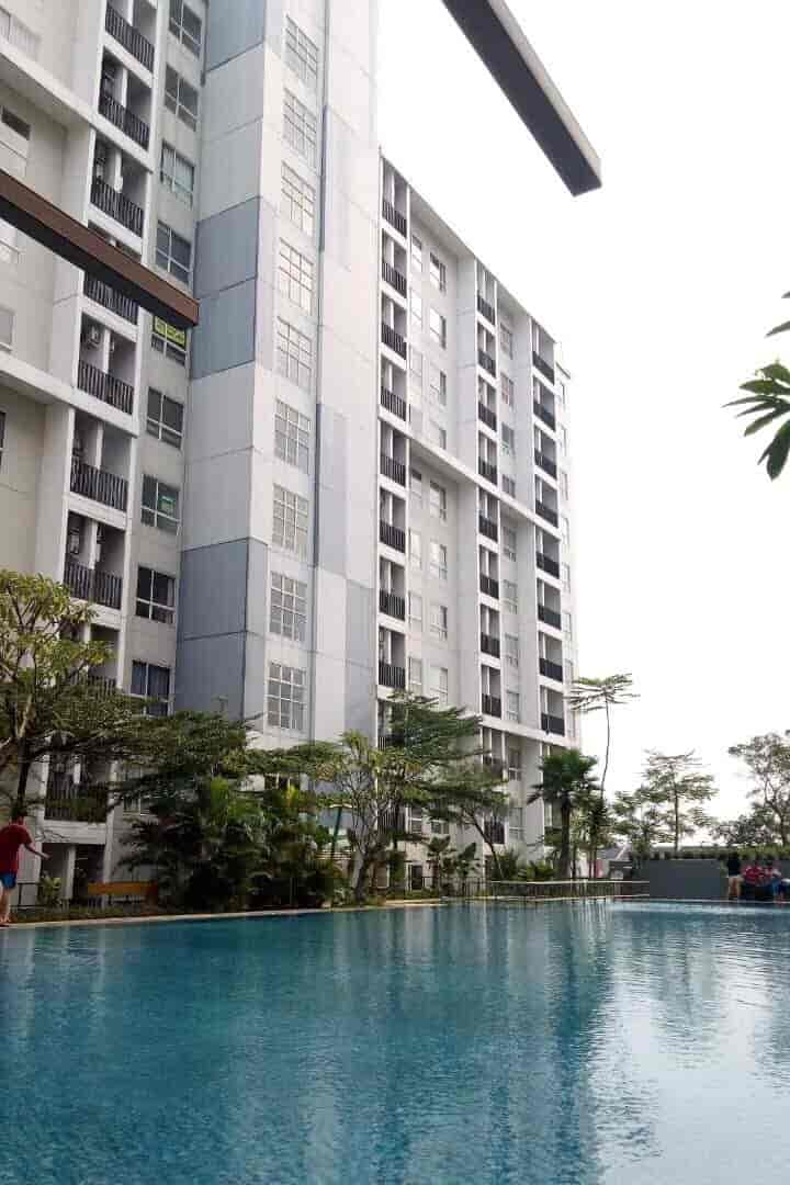Kolam Renang Scientia Residences