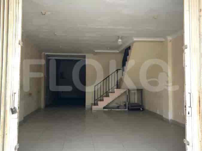 135 sqm, shophouse for rent in Ruko Symphony Harapan Indah, Bekasi - RKR255 1