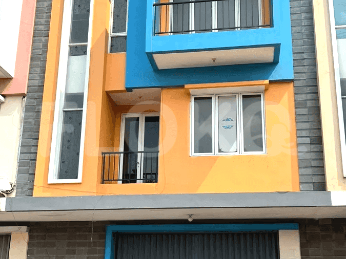 Disewakan Ruko Luas 100 m2 di Heliconia Harapan Indah, Bekasi - RKR37c 1