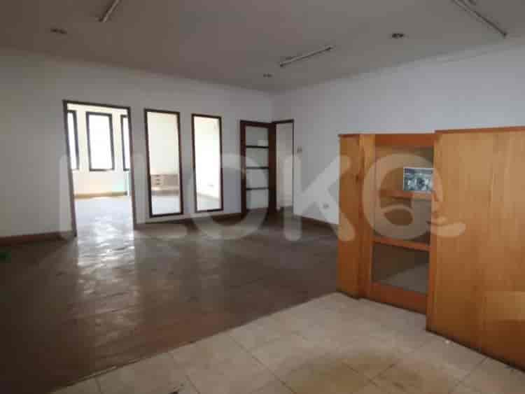 705 sqm, shophouse for rent in Harapan Indah, Bekasi - RKR6b1 1