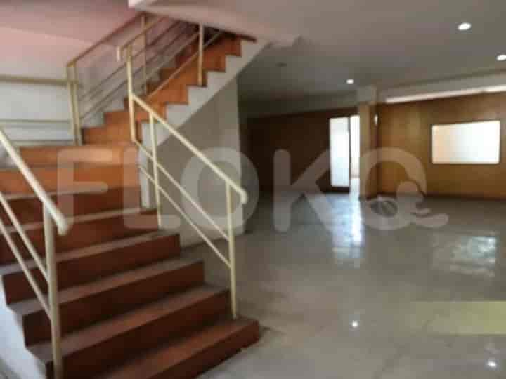 705 sqm, shophouse for rent in Harapan Indah, Bekasi - RKR6b1 4