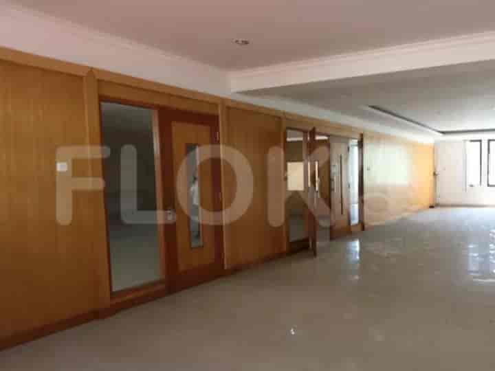 705 sqm, shophouse for rent in Harapan Indah, Bekasi - RKR6b1 6