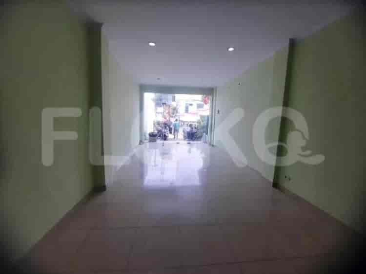 320 sqm, shophouse for rent in Raya Jatiwaringin, Bekasi - RKR4c2 2