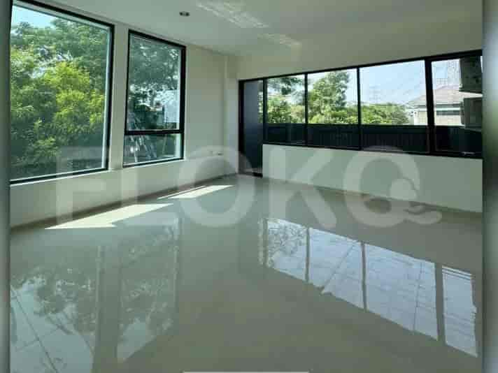 Disewakan Ruko Luas 150 m2 di Golden City, Bekasi Utara - RKR89a 4
