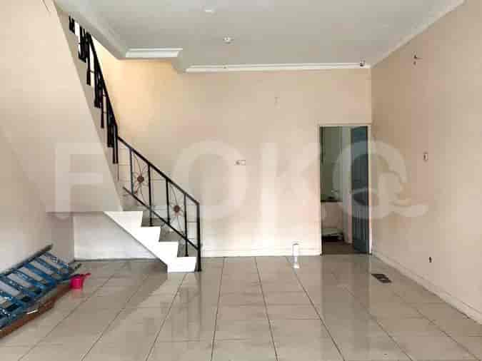 Disewakan Ruko Luas 200 m2 di Harapan Indah, Bekasi Utara - RKR88d 1