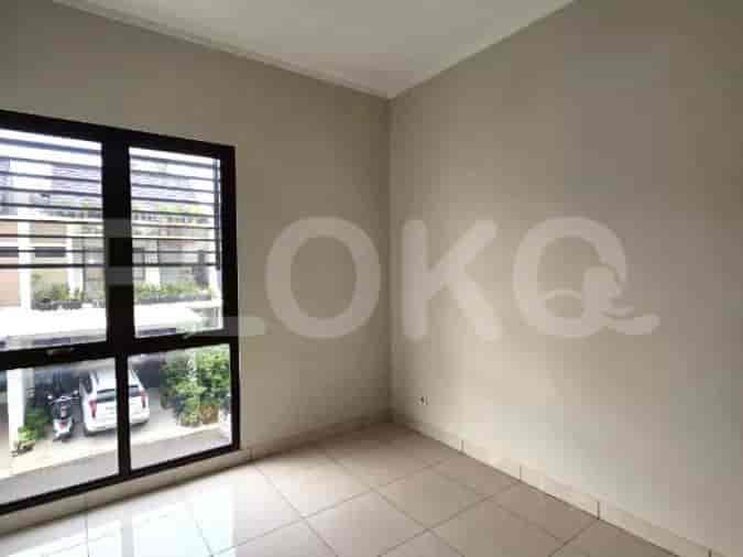 Disewakan Ruko Luas 240 m2 di Summarecon, Bekasi Utara - RKR95a 4