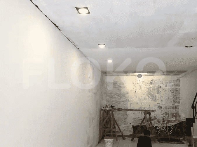 98 sqm, shophouse for rent in Jendral Sudirman, Bintaro - RKRc84 3