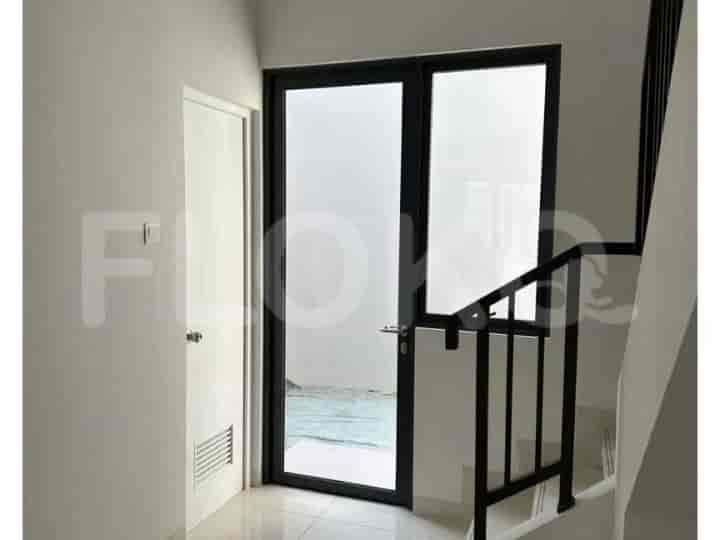 Disewakan Ruko Luas 163 m2 di Maggiore Junction, Gading Serpong - RKR235 2