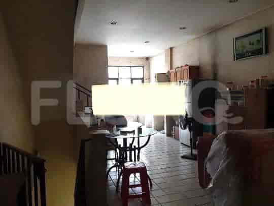 Disewakan Ruko Luas 240 m2 di Latumen Raya, Grogol 5