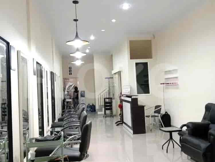 Disewakan Ruko Luas 300 m2 di Perumahan Green Garden Blok A13 no 8A, Kebon Jeruk - RKR2eb 4