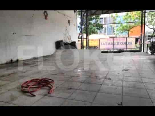 Disewakan Ruko Luas 420 m2 di Kebon Jeruk Raya, Kebon Jeruk - RKR8a8 2