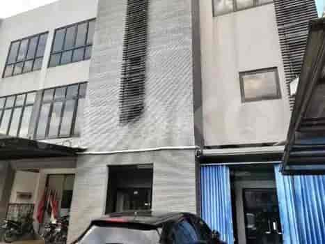 315 sqm, shophouse for rent in Raya Kedoya, Kedoya 1