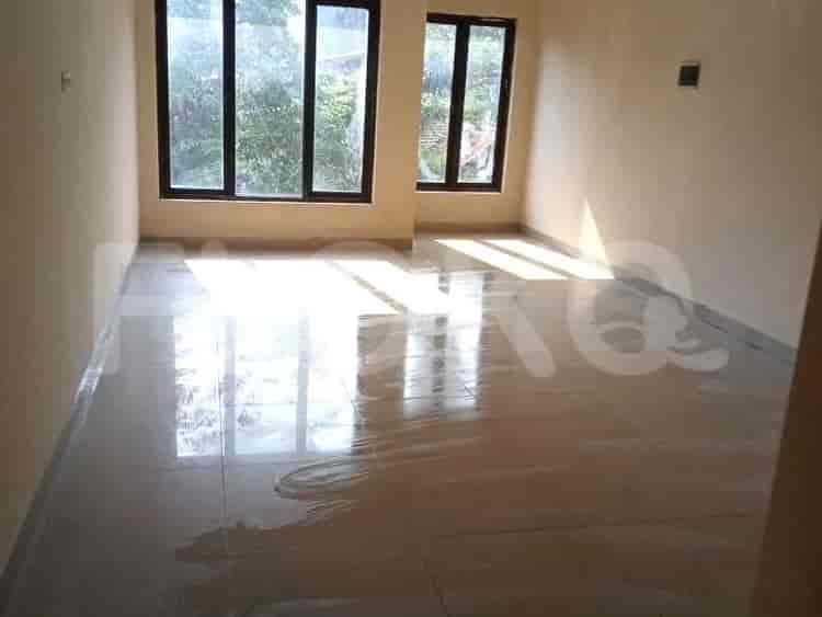 Disewakan Ruko Luas 203 m2 di Tanjung Duren Utara 3E, Tanjung Duren - RKR826 3