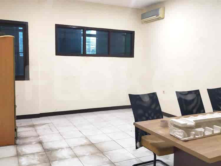 198 sqm, shophouse for sale in Suryopranoto, Tanah Abang - RKSa62 4