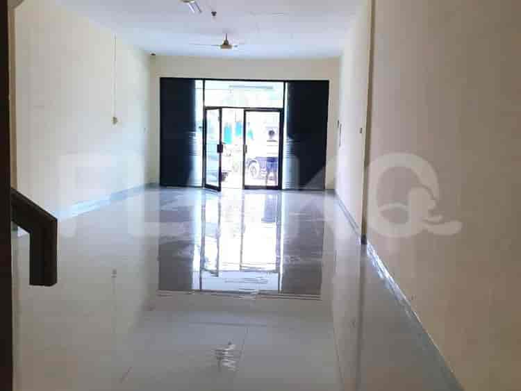 Disewakan Ruko Luas 300 m2 di Gading Serpong, Gading Serpong - RKR97e 2