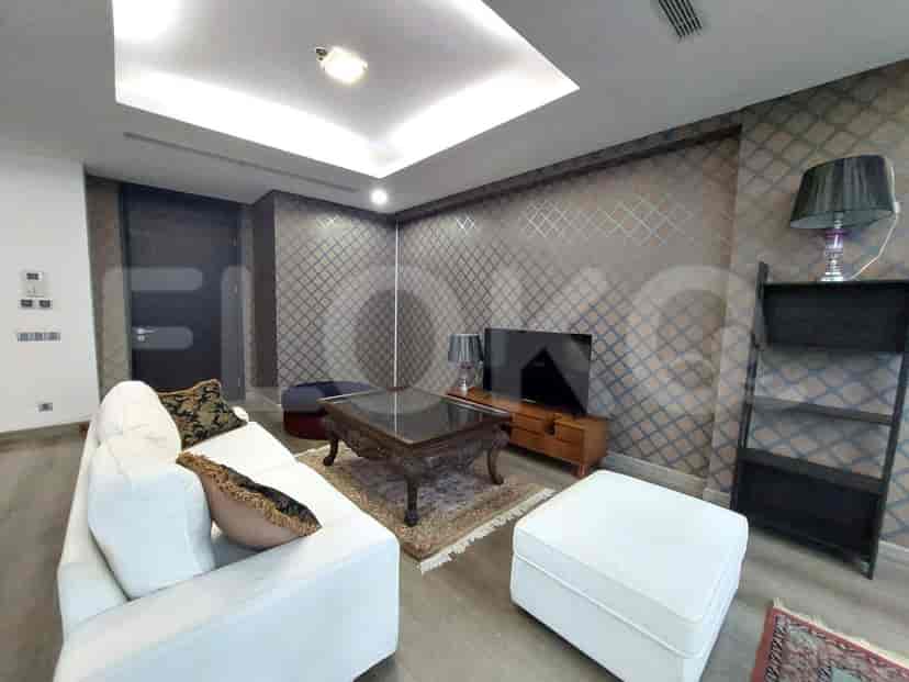 Living room with similar features as in image 1