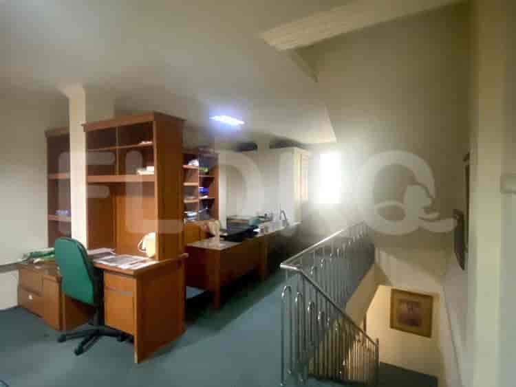 Dijual Ruko Luas 202 m2 di Jalan Raden Saleh, Menteng - RKS8d3 5