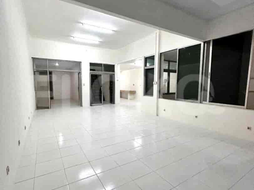 280 sqm, shophouse for rent in Jl Melawai Raya , Blok M 2