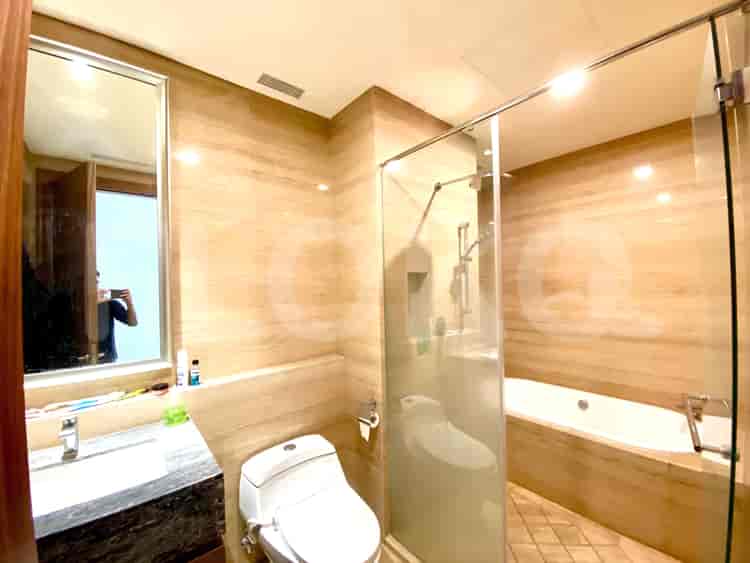 Apartemen 2 Kamar Tidur Furnished Dijual - APAbb5a8, Lantai Menengah, South Hills, Kuningan 5