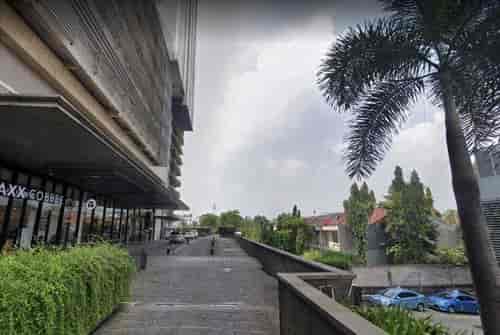Pusat Perbelanjaan Kemang Village Empire Tower