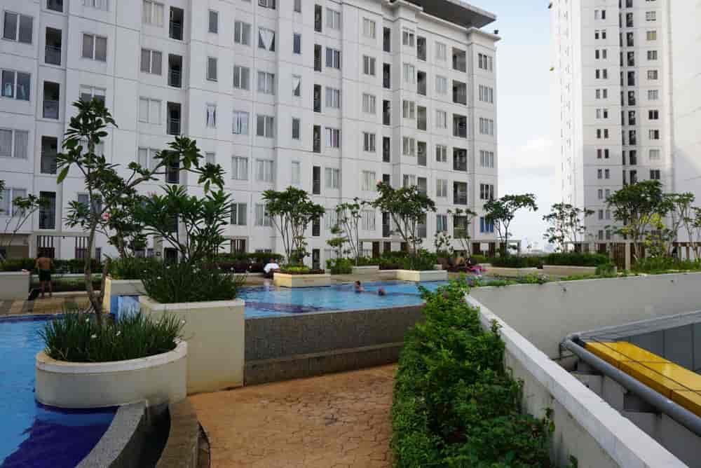 Bassura City Apartment_swimming pool.jpg