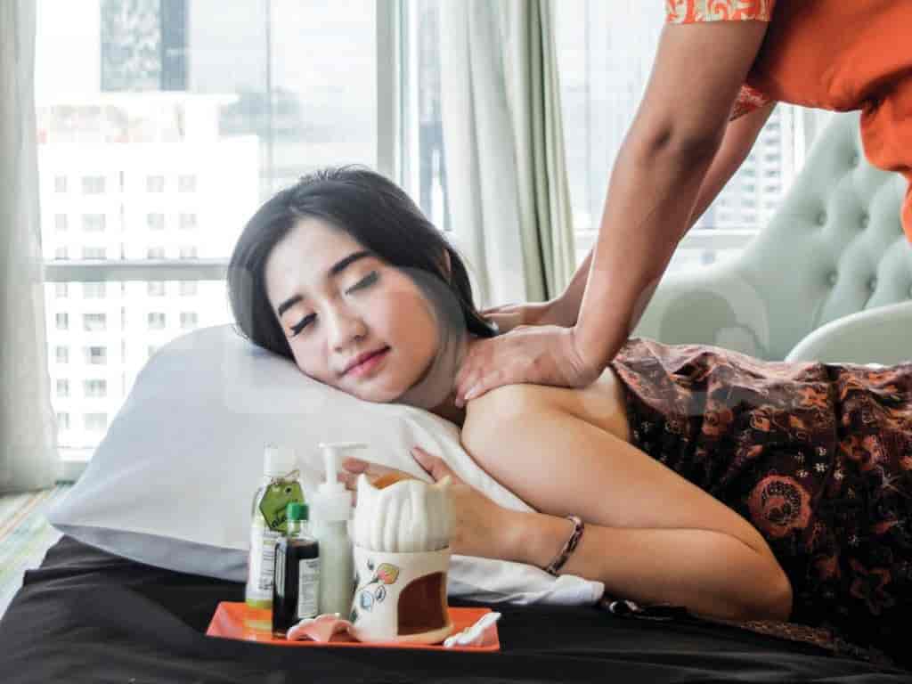 fx suites spa_nw.jpg