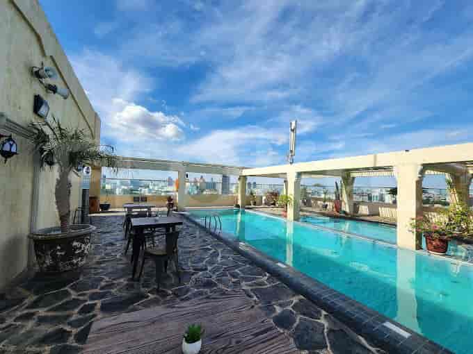 horison menteng pool_nw.jpg