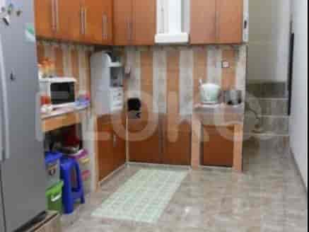 Dijual Rumah 3 BR, Luas 240 m2 di Cluster Taman Royal Cipondoh, Tangerang - RHAS3b5 4