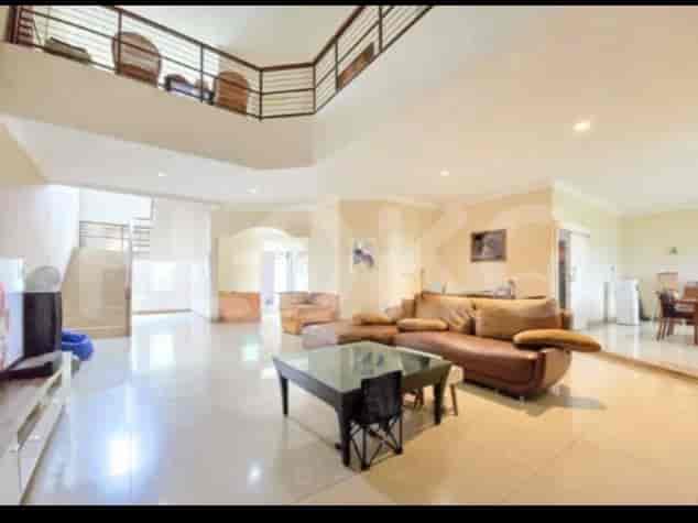 RHAS0d7 - House Kebon Jeruk for Sale | 2 Floors & Semi-Furnished 2
